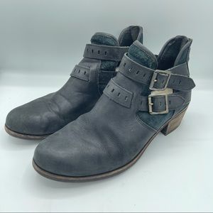 Ugg Australia Patsy Round Toe Leather Ankle Boot